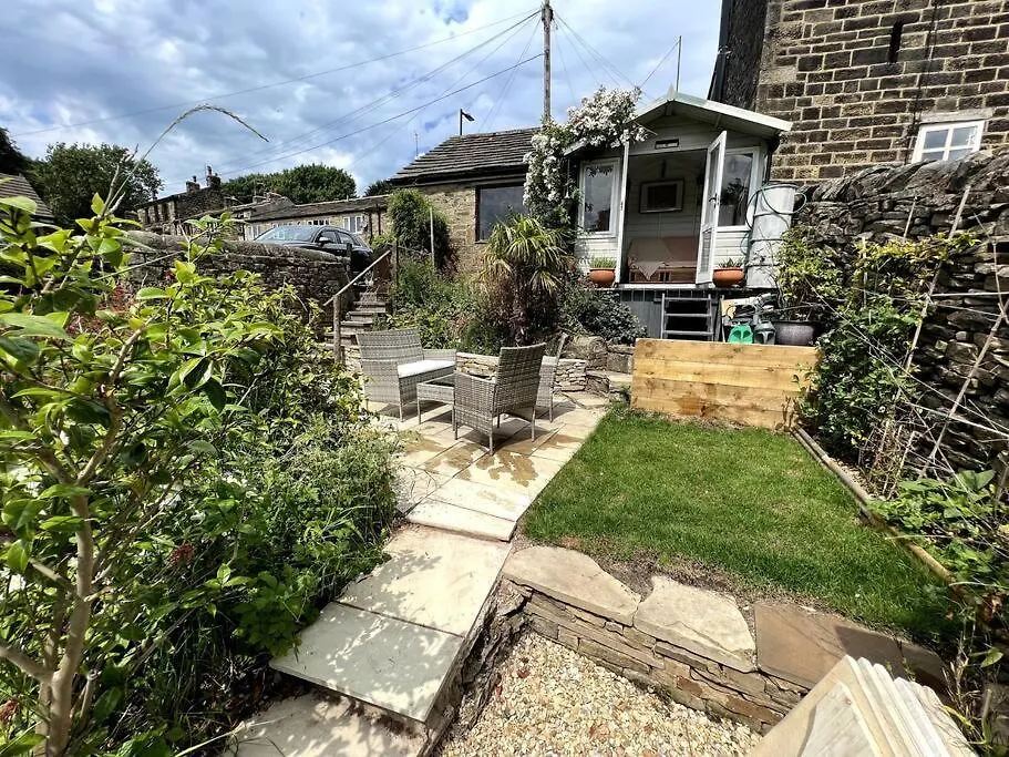 17Th Century Cottage With Hidden Garden Steeton Velká Británie